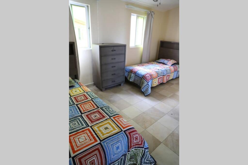 A Beautiful Villa In A Prime Location Of Jolly Jolly Harbour Extérieur photo