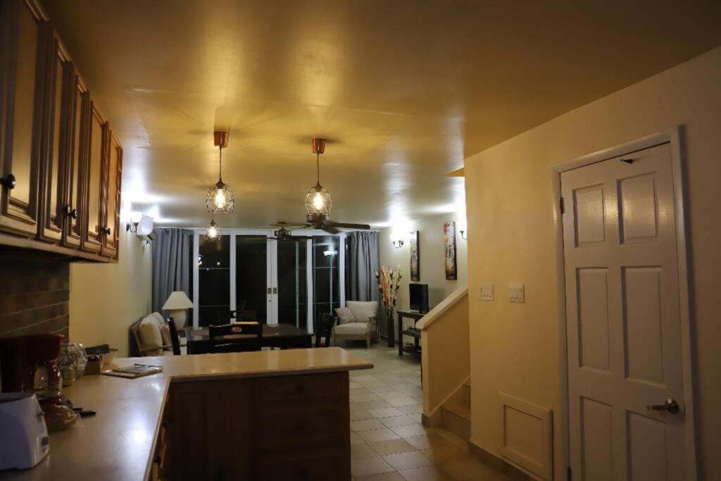 A Beautiful Villa In A Prime Location Of Jolly Jolly Harbour Extérieur photo