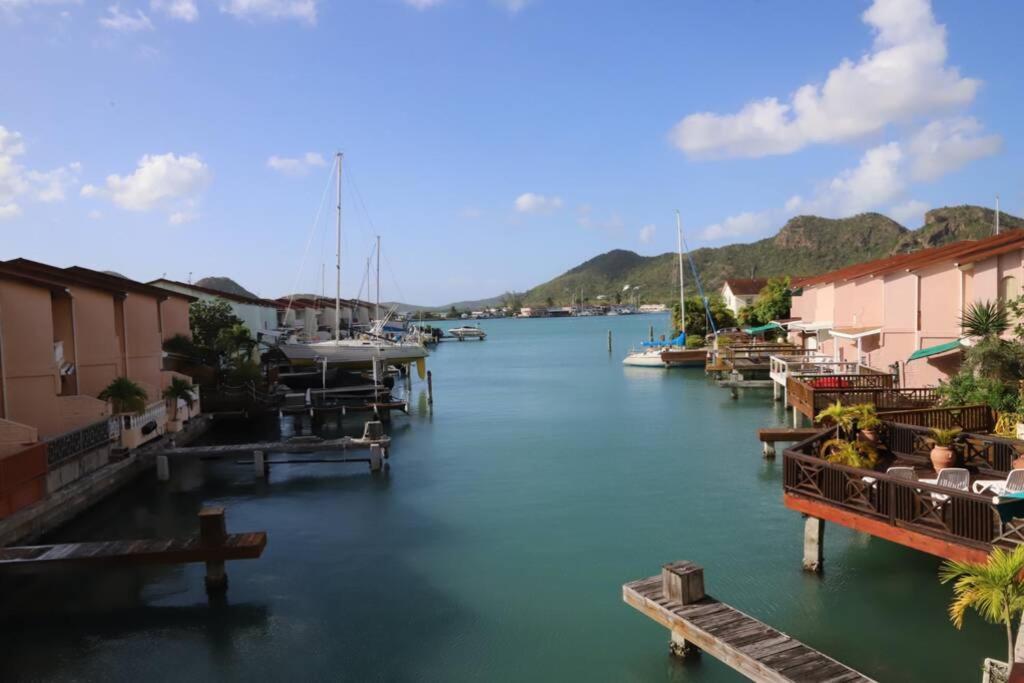 A Beautiful Villa In A Prime Location Of Jolly Jolly Harbour Extérieur photo